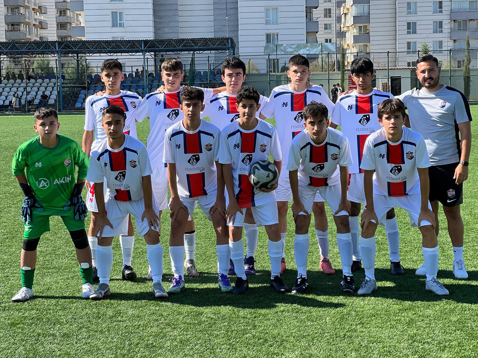 Adana HCK akademisinde antrenman yapan sporcular